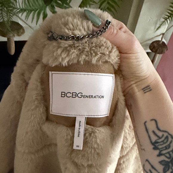 BNWT super soft Tan Shearling Coat with Faux Fur Trim - Picture 4 of 4